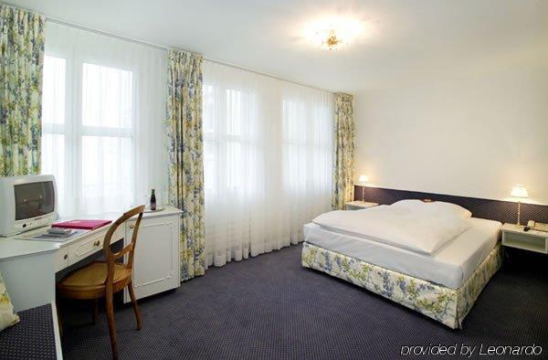 Hotel Mozart Роршах Экстерьер фото