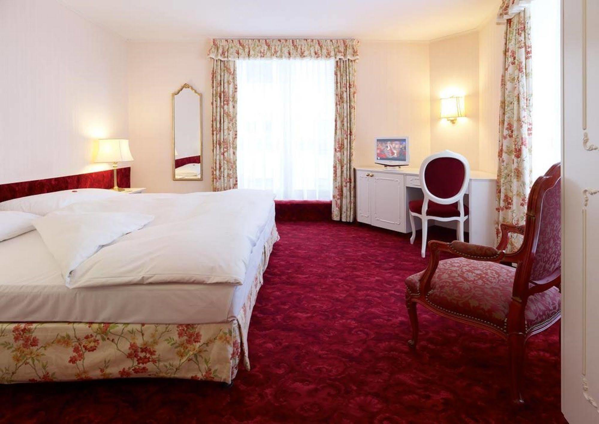 Hotel Mozart Роршах Экстерьер фото