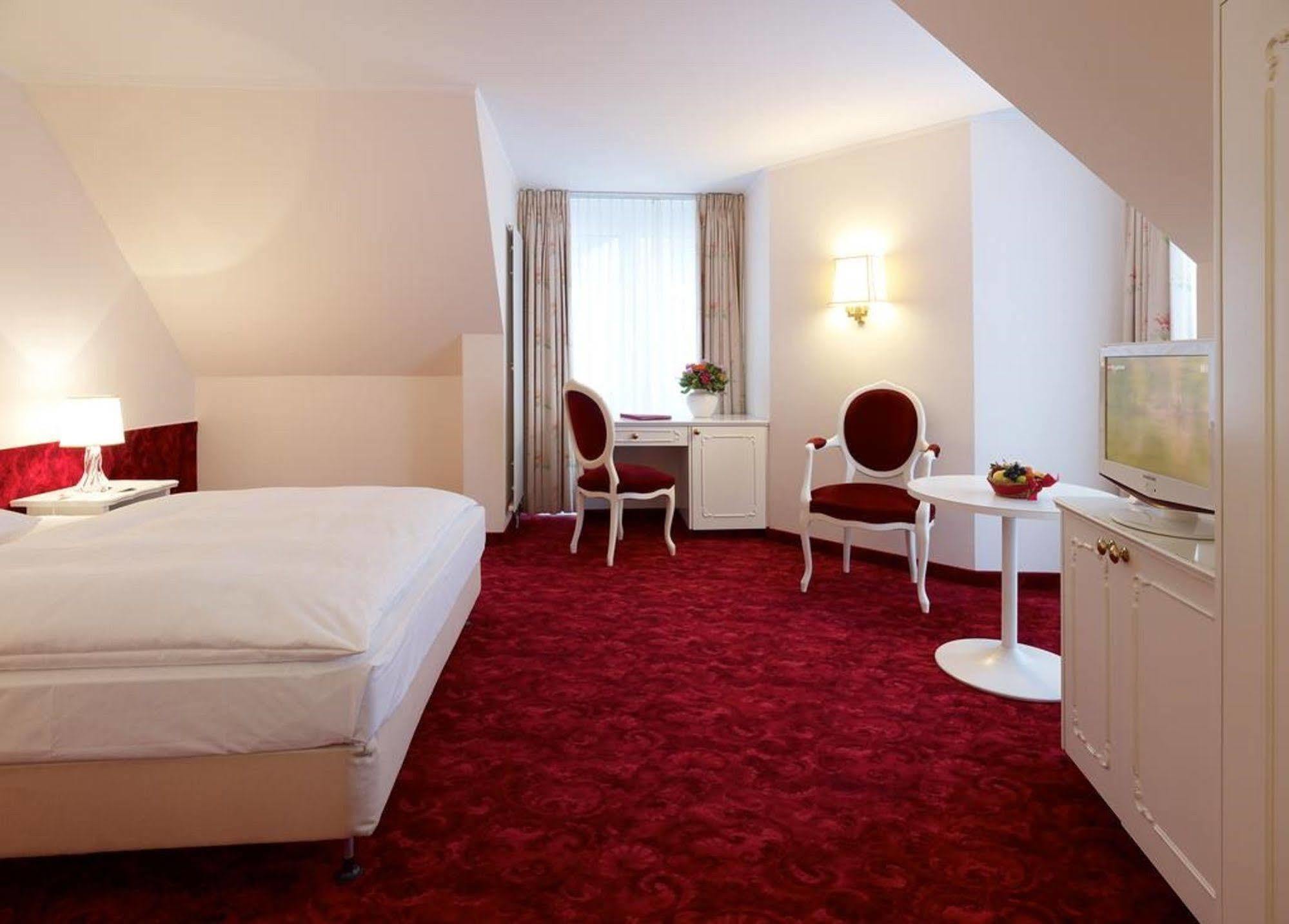 Hotel Mozart Роршах Экстерьер фото
